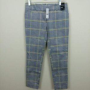 New York and Company Slim Leg Ankle Pant Size 2